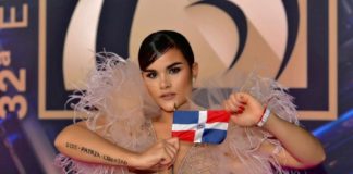Clarissa Molina reclama democracia para RD en Premios Lo Nuestro