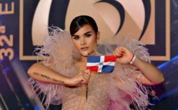 Clarissa Molina reclama democracia para RD en Premios Lo Nuestro