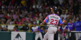 Valdespín truena y guía a Dominicana al primer lugar