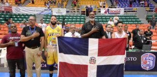 Karl Malone valora el baloncesto local y esfuerzo que realizan los jóvenes