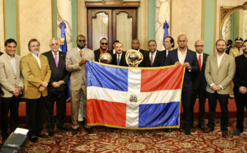 Presidente Medina recibió «La 20» de mano de los Toros del Este