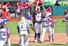 Dominicana remonta con jonrón de Castillo y clasifica a semifinales