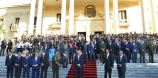 Presidencia rinde homenaje a la Bandera Dominicana acompañado de ministros y funcionarios