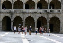 Carritos eléctricos sustituirán caballos en la Ciudad Colonial, para evitar sufrimiento de animales