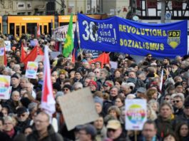 Miles de manifestantes en la ex-RDA contra los «pactos» con la extrema derecha alemana