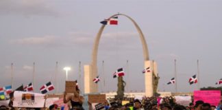 Economía dominicana en curso con crisis política
