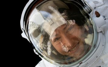 Una astronauta de EEUU regresa a la Tierra tras batir el récord femenino de permanencia en el espacio