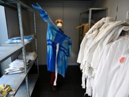 Sociedad de Infectología pide declarar toque de queda 24 horas con urgencia