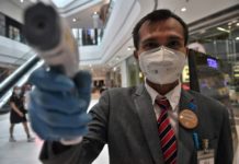 Pandemia ya deja más de 10.000 muertos en un mundo confinado y asustado