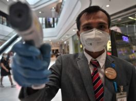 Pandemia ya deja más de 10.000 muertos en un mundo confinado y asustado