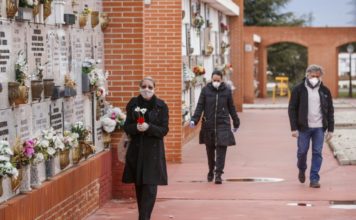 España registra más de 500 nuevas muertes por coronavirus en un día y roza las 2.700