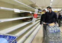 Reino Unido revisará su política de contención del coronavirus ante su expansión