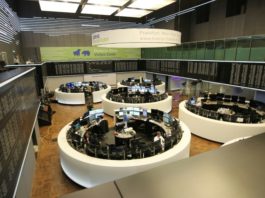 Las bolsas mundiales recuperan los colores al final de una semana negra