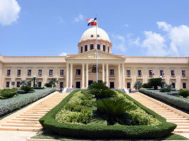 Gobierno acuerda con bancos flexibilizar financiamiento al consumo de tarjetas de crédito