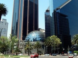 BMV y Wall Street se desploman de nuevo; temor al coronavirus opaca estímulos