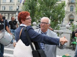 Vicegobernador de Texas: «Que los adultos mayores se sacrifiquen» con COVID-19