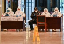 Wuhan se reabre al mundo con miedo a casos de coronavirus importados