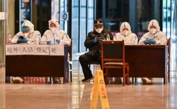 Wuhan se reabre al mundo con miedo a casos de coronavirus importados