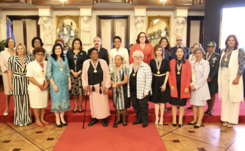 Presidente Danilo Medina otorga Medalla al Mérito a 13 mujeres dominicanas, por sus aportes al país