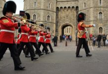 La reina Isabel II busca personal de limpieza por unos 17.000 euros al año por media jornada