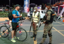 Rasos PN y Ejército resultan heridos tras ser atacados por personas que hacían carreras ilegales en Valverde