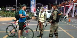 Rasos PN y Ejército resultan heridos tras ser atacados por personas que hacían carreras ilegales en Valverde