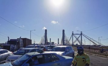 Cierran paso vehicular entre Santo Domingo Este y Distrito Nacional