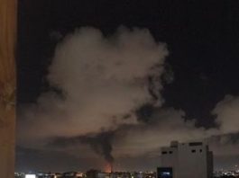 Incendio afecta fábrica de plásticos en Bayona