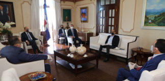 Presidente evalúa situación agropecuaria y tributaria ante crisis del COVID-19