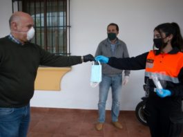 Tímida vuelta al trabajo en España, donde sigue bajando el número de muertos por coronavirus