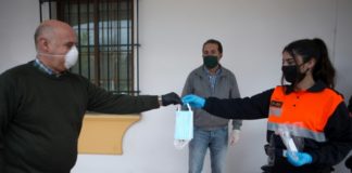 Tímida vuelta al trabajo en España, donde sigue bajando el número de muertos por coronavirus