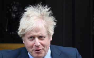 Boris Johnson está «estable» en el hospital donde lucha contra el coronavirus