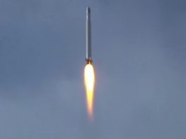 Irán lanzó con éxito su primer satélite militar, en medio de tensiones con EEUU