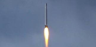 Irán lanzó con éxito su primer satélite militar, en medio de tensiones con EEUU