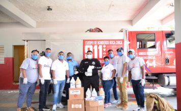 Marcell Ozuna y esposa entregan insumos para combatir COVID-19 en Boca Chica