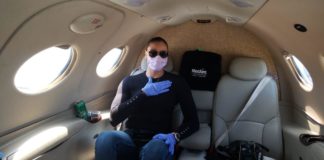 Gina Mambrú arriba al país en aeronave privada de Helidosa