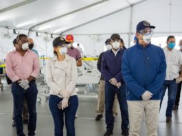 Luis Abinader hace entrega de hospital móvil en La Vega