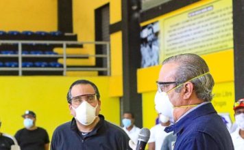 Luis Abinader entrega bonos para atletas dominicanos