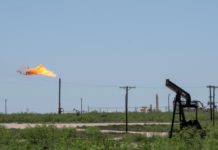 El petróleo estadounidense inicia la semana con una fuerte bajada