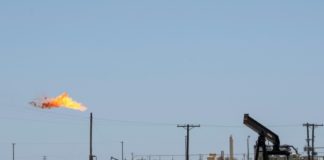 El petróleo estadounidense inicia la semana con una fuerte bajada