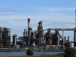 Barril de petróleo venezolano cae a mínimo en dos décadas: 9,9 USD