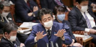 Japón avanza hacia estado de emergencia y anuncia colosal plan de ayuda por coronavirus