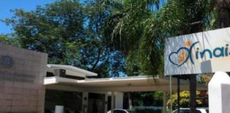 Gobierno destituye a siete funcionarios del INAIPI por compras sobrevaluadas