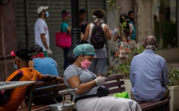Ministro de Salud continúa exhortando sobre el uso de mascarillas en lugares públicos