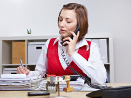 Presidente valora a secretarias como esenciales en el desarrollo de labores de instituciones y empresas