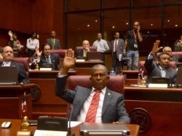 Senadores proponen entregar el 20% de fondos de pensiones a los afiliados