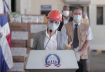 Vicepresidenta dice que todos tenemos que tratarnos como si tuviéramos el virus