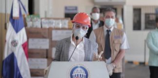 Vicepresidenta dice que todos tenemos que tratarnos como si tuviéramos el virus