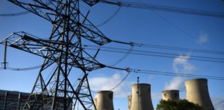 Pasar del carbón a la biomasa, la controvertida transición de una central eléctrica