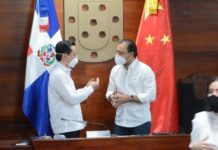 Gobierno de China dona mascarillas a alcaldía de Santiago para combatir COVID-19